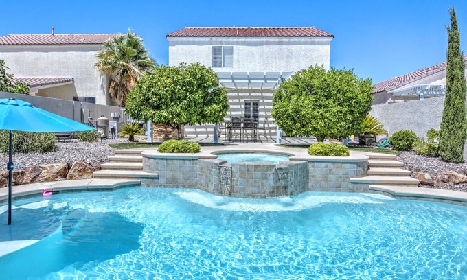 Spring Valley House | Gorgeous House private Pool& Spa 10 sleeps, 8min to Strip