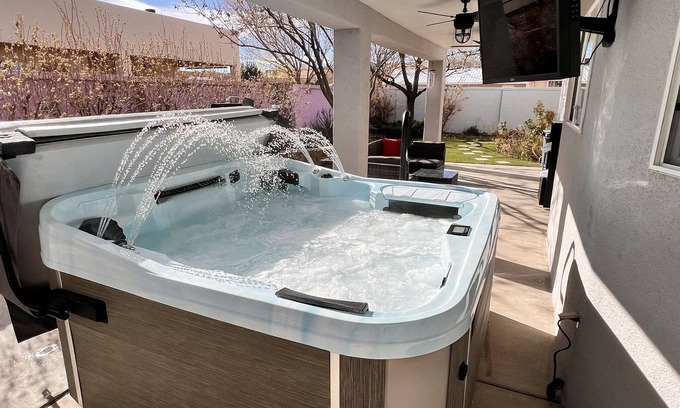 Taylor Ranch House | Gorgeous house w/hot tub pool table gaming table next to amazing walking trail!