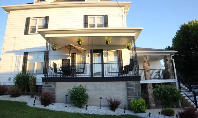Dunmore House | Gorgeous Housing for Traveling Professionals