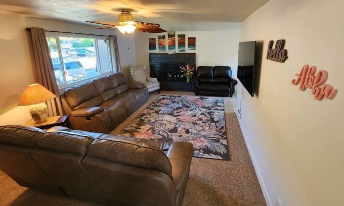 Sunset Heights House | Gorgeous island-themed retreat sleeps up to 30 in Orem, UT!