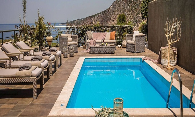 Frourion Villa | Gorgeous Kefalonia Villa | Villa Timothy | 2 Bedrooms | Seafornt | Spectacular.
