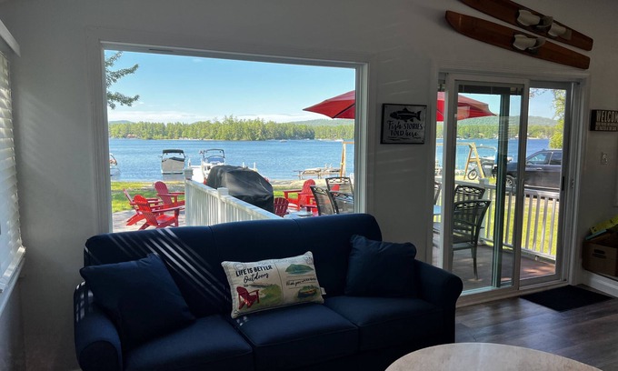 The Bays House | Gorgeous Lake Front Home - Renovated in 2023!