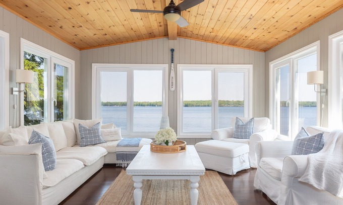 Bala Cottage | Gorgeous Lake Muskoka Cottage with Amazing Views & Hot Tub