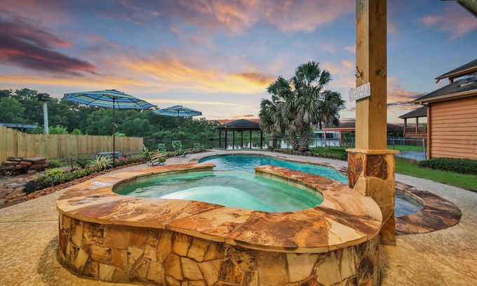Montgomery House | Gorgeous Lakefront Retreat House w/Heated Pool, Spa & More Fun Relaxing Getaway!