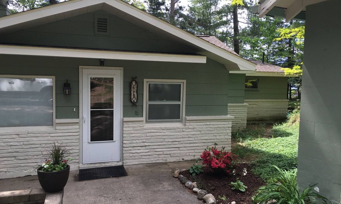 Mayfield Cottage | Gorgeous Lakefront Cottage! The perfect "Up-North" getaway!