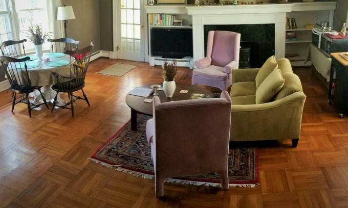 Hope Other | Gorgeous Lakeview Retreat