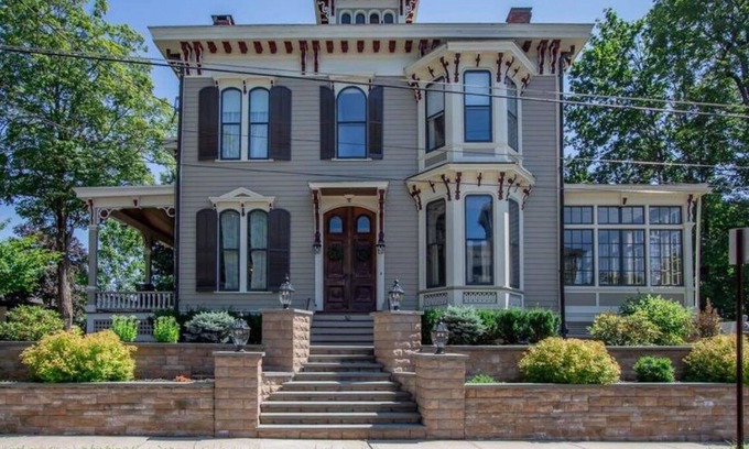 Ballston Spa House | Gorgeous, large Victorian in downtown Ballston Spa - 6 BRs, sleeps 11
