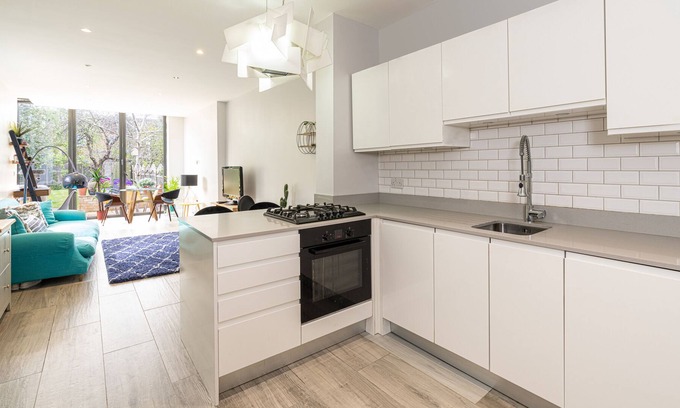 Palmers Green Apartment | Gorgeous light filled apartment