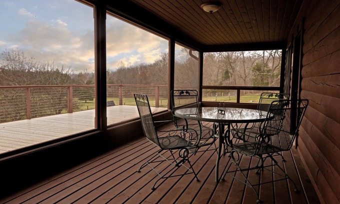 Lexington House | Gorgeous Lodge-Style Farmhouse with Mountain Views