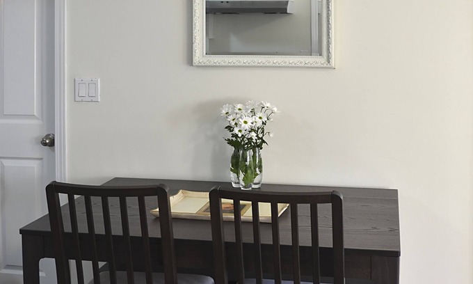 Maple Ridge Apartment | Gorgeous Maple Ridge Private suite w/ 2 bedrooms