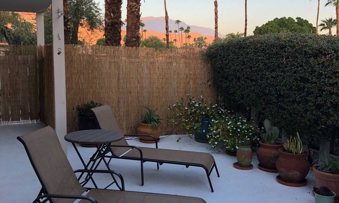 Palm Desert Cottage | Gorgeous Mid-Century Cottage! Private Yard, Views, Fireplace, Walk to El Paseo!