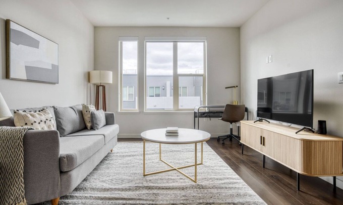 Milpitas Apartment | Gorgeous Milpitas 1BR w/Pool, Gym & W/D, walk to BART, by Blueground