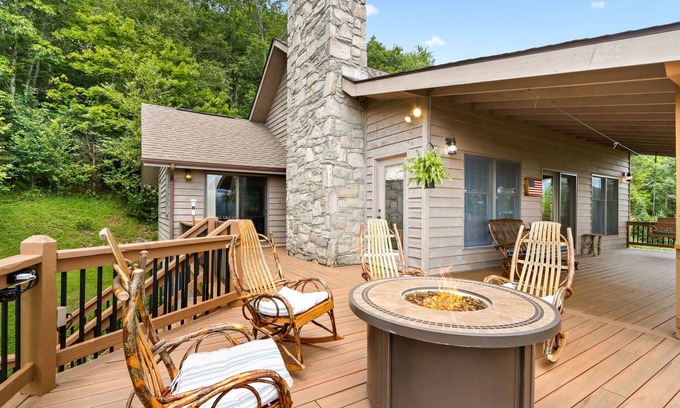 Banner Elk Cabin | Gorgeous Mountain Cabin in Banner Elk