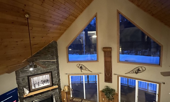 Lake George House | GORGEOUS MOUNTAIN TOP HOUSE IN LAKE GEORGE W/HOT TUB & BOAT DOCK NEARBY