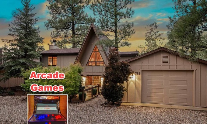 Munds Park House | Gorgeous Munds A-Frame Cabin Retreat, New custom arcade machine! Dishwasher Added Too!
