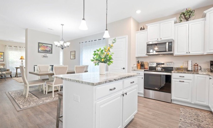 Brunswick House | Gorgeous new home, one level & convenient location