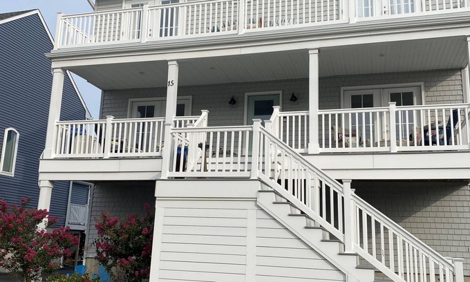 Monmouth Beach House | Gorgeous Newly Renovated in Monmouth Beach! π