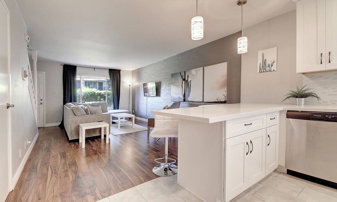 Fashion Square House | Gorgeous Old Town Scottsdale Townhouse by Fashion Square