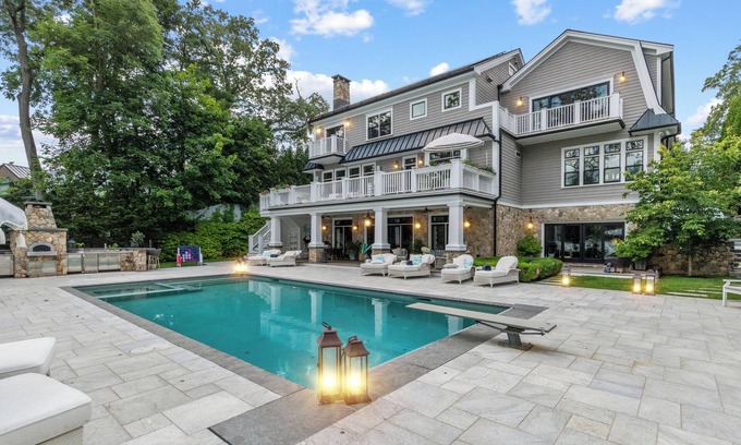 Readville House | Gorgeous, Peaceful Sanctuary on lake minutes from Boston & all local colleges.