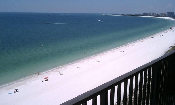 Marco Island Condo | Gorgeous Penthouse! Oceanfront! Top floor best views!