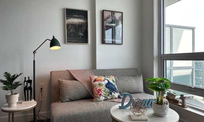 Richmond City Centre Apartment | Gorgeous Place In Downtown RMD