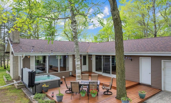 Plymouth House | Gorgeous private home hidden in the woods. Can sleep 11 guests