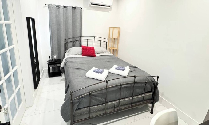 West Little Havana Hotel | Gorgeous Private Room, Near the Airport - Free Parking