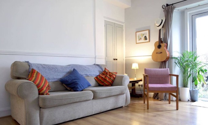 Merchiston House | Gorgeous Quiet Garden Apartment - close to centre - Sleeps 4