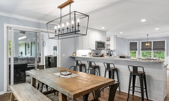 Harbor Springs House | Gorgeous remodeled home in Harbor Springs with Hot tub