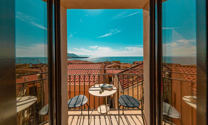 Old Town House | Gorgeous sea view house in the historic center