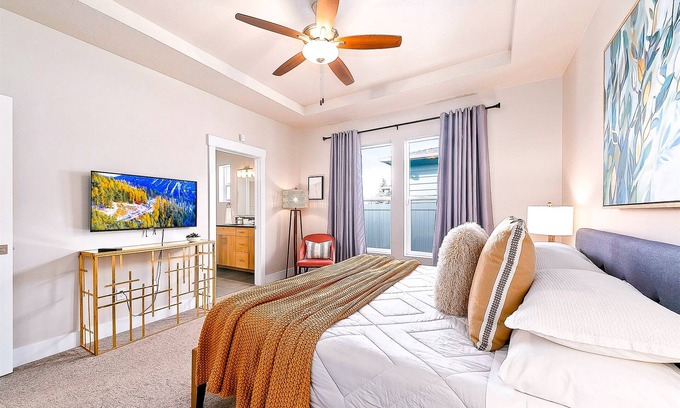 Meridian House | Gorgeous & Secluded 3BR 2BA Getaway by The Village