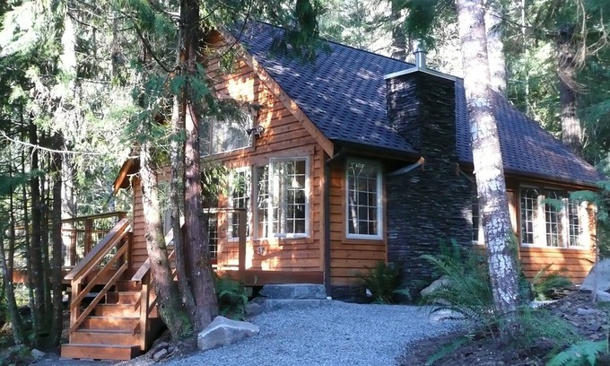 Ashford Cabin | Gorgeous secluded cabin 2 miles from Mt. Rainier National Park. Private hot tub overlooking Copper Creek. No other buildings in sight! Pet friendly. Children welcome. Two bedrooms, full kitchen, big deck with creek views.