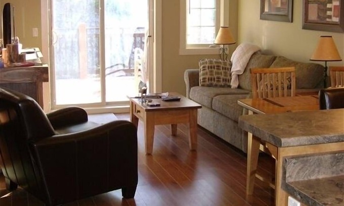 Golden House | Gorgeous Slopeside Condo for Winter and Summer Fun