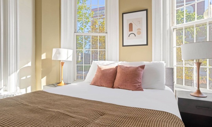 South Boston Apartment | Gorgeous South Boston Studio nr Restaurants, by Blueground