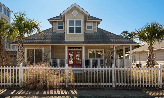 Clipper Cove House | Gorgeous & Spacious 4 Bdrm, Sleeps 14, Close To Beach & Pool!