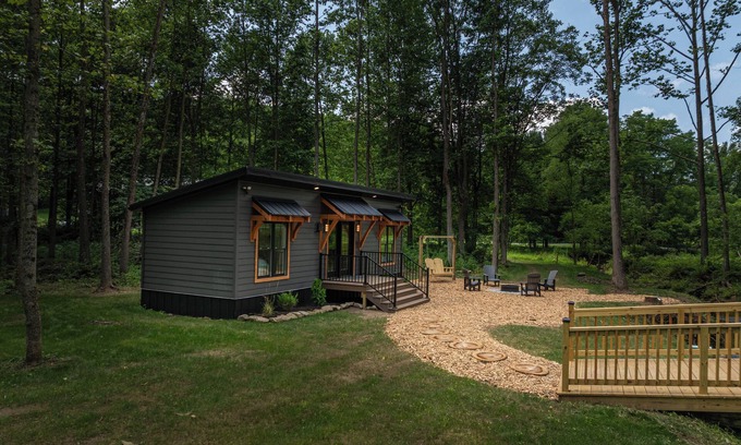 Millersburg House | Gorgeous studio, sleeps 4, Amish country.