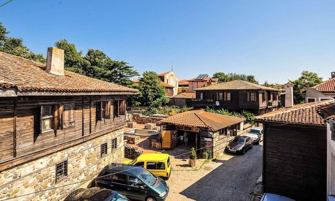 Sozopol Old Town Apartment | Gorgeous Suite In The Heart Of Old Town