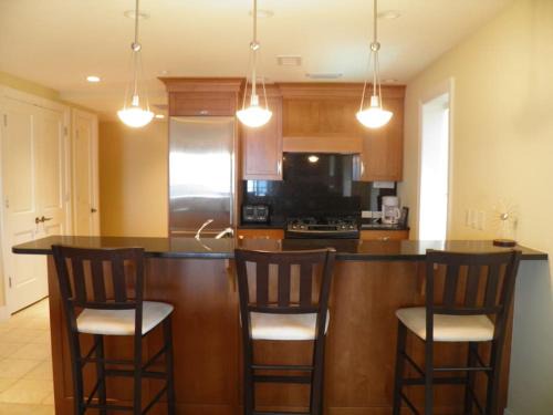 Traverse City House | Gorgeous Suite on East Grand Traverse Bay