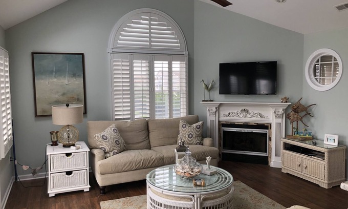 Gold Coast Condo | Gorgeous top floor condo on a corner lot, perfect beach vacation!