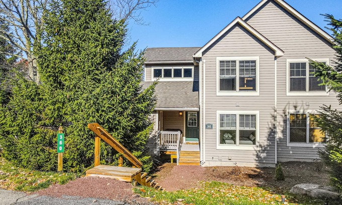 Tannersville House | Gorgeous townhouse with fireplace, decks, & washer/dryer - near Camelback Resort