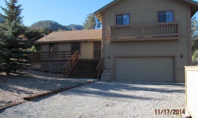Pine Mountain Club House | Gorgeous tri-level at 6000 feet, sleeps 6, 3 bedroom, 2-1/2 bath, huge decks.