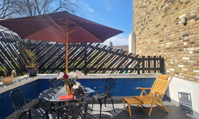 Dalston Apartment | Gorgeous two bedrooms factory conversion flat in Hackney, London zone 2