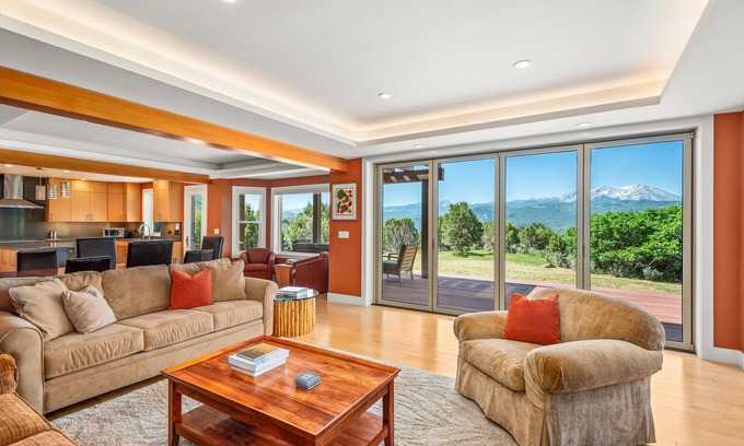 Carbondale House | Gorgeous Views! 4 bedroom, Sleeps 10, contemporary home on 6.8 acres