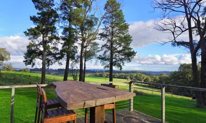 Menzies Creek Villa | Gorgeous villa 10 acre of land