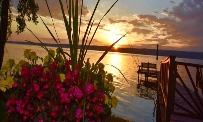 Himrod House | GORGEOUS Waterfront Home w/Huge Flat Yard, AMAZING VIEWS, Wine Trail
