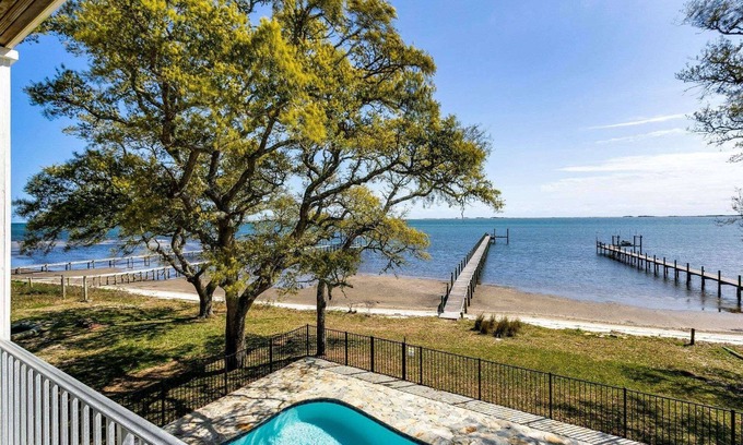 Gulf Breeze House | Gorgeous Waterfront House On The Sound | New Pool | Large Dock & Boat Lift | Covered Parking