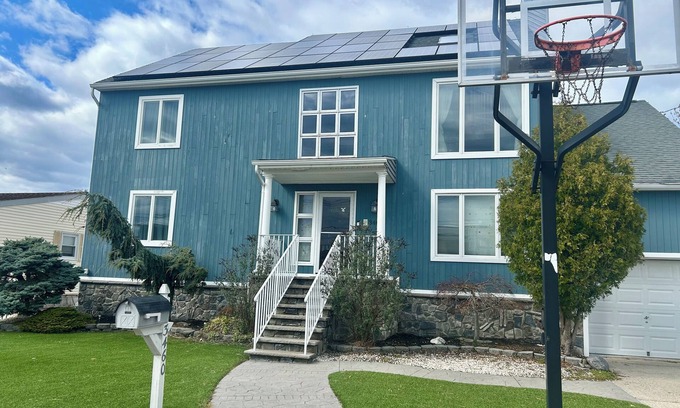 Ortley Beach House | Gorgeous waterfront 5-bedroom lagoon getaway, 7 minutes from Seaside beaches!