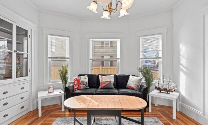 Winthrop Apartment | Gorgeous Winthrop by The Sea 2 Bed Apartment