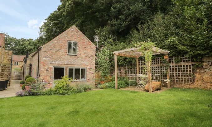 Scawton Cottage | GORMIRE COTTAGE, luxury holiday cottage, with open fire in Thirsk