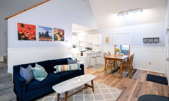 Saugatuck Cottage | Goshorn Lake Resort Cottage #17